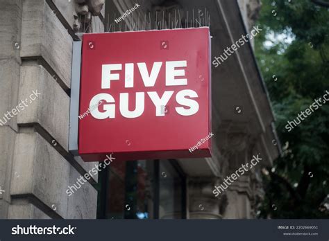 4 840 рез. по запросу «Five guys sign» — изображения, стоковые