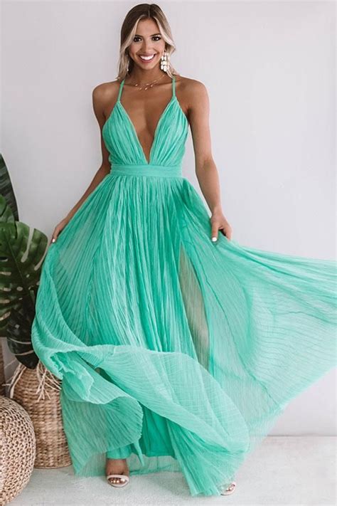 Here are some tips you may need to look and feel the best way possible at such a wedding. Swooning In Santorini Maxi | Glamorous evening dresses ...