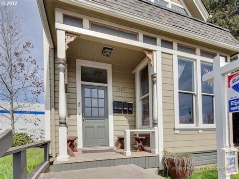 Worsfold says pick a color that doesn't clash, yet stands on its own. Victorian exterior paint colors | Dulux exterior paint colours, Colonial house exteriors ...