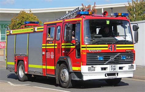 Hampshire Fire And Rescue Service Volvo Fl6 41 Droxford Vo Flickr