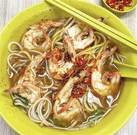 The convenience that it gives is what makes people love it. Best Prawn Noodles in Singapore - Fresh Prawns and Hearty Soup