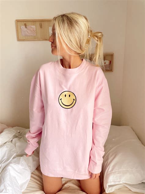 Smiley Face Embroider Sweatshirt Preppy