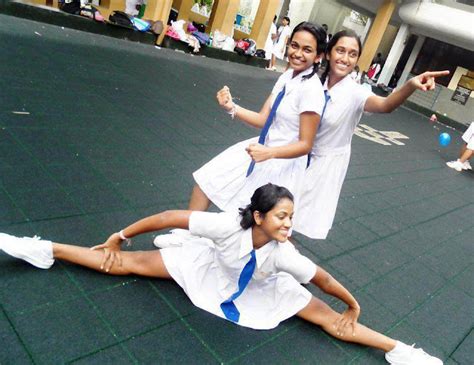 Sri Lankan School Girls 2 Sri Lankan And Desi Indian Girls