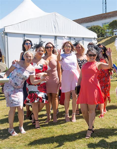 Ladies Day Gets Off To A Glamorous Start At Goodwood Daily Mail Online