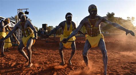 Aborígenes Australianos La Cultura Más Antigua De La Tierra Se Rebela