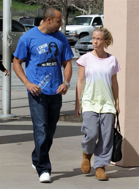 trouble before the transsexual 20 secrets and scandals of kendra wilkinson and hank baskett s rocky