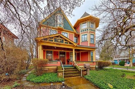 1895 Victorian For Sale In Cleveland Ohio — Captivating Houses