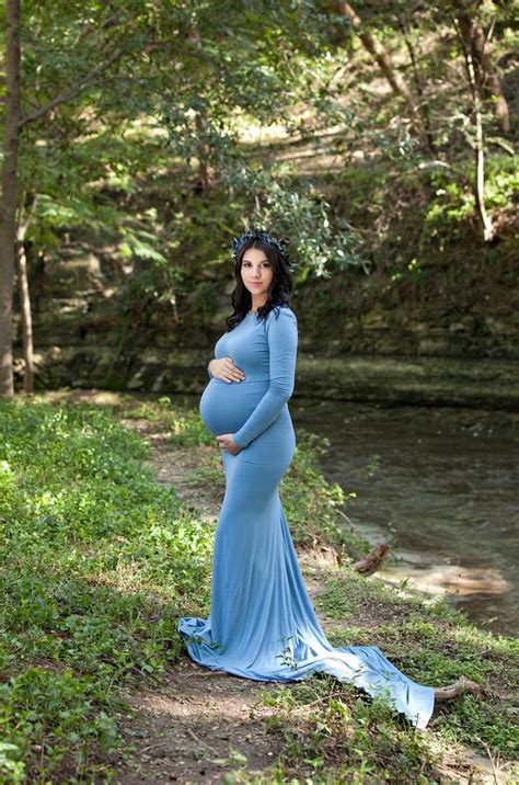 Plus Size Maternity Photo Shoot Set A Trend With These 9 Couple Maternity Shoot Ideas