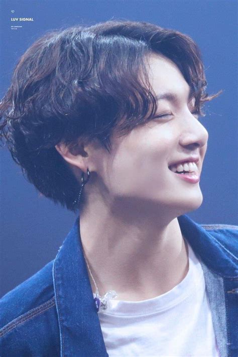 His Smile Bun Is So Sweet Jungkooklonghair Jungkook Long Hair 2019 Jungkook Bts Jungkook