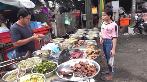 street food tour evening street food at olypic market phnom penh cheap street food part 1