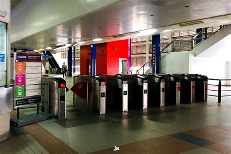 Ringan (lrt) di taman jaya,malaysia (ms); Taman Jaya LRT Station - klia2.info