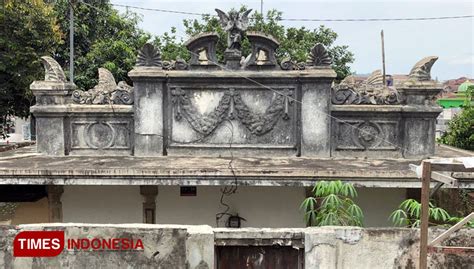 Menilik Makam Tua Peninggalan Belanda Di Kota Malang Times Indonesia