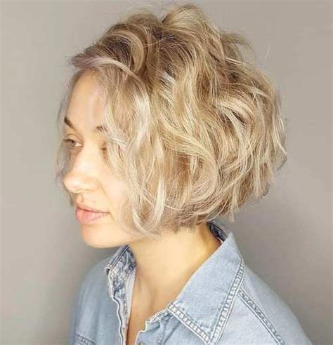 60 Most Delightful Short Wavy Hairstyles For 2024