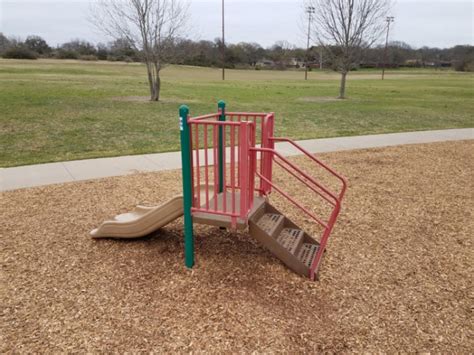 18 Of The Most Ridiculous Playground Design Fails