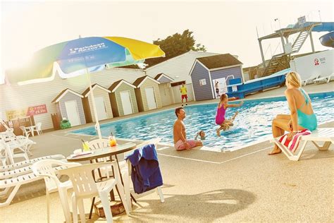 Parkdean Resorts Breydon Water Holiday Park Pool Pictures And Reviews