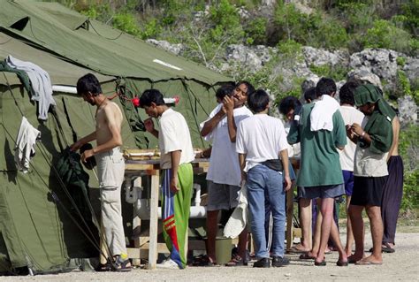 Us Officials Stop Vetting Nauru Refugees For Resettlement The Seattle Times