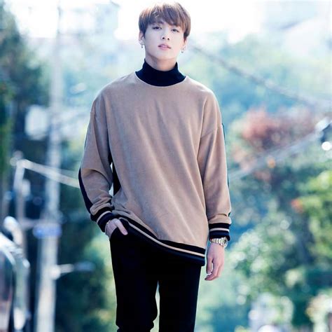 Terbaru 30 Foto Jungkook Memakai Kacamata - Gambar Kitan
