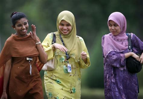 Malaysians Fear Growing Interference Of Muslim Fashion Police