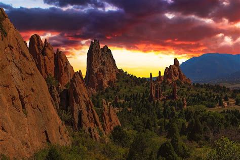 Sunset Image Of The Garden Of The Gods Mile High On The Cheap