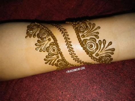 stylish-and-beautiful-wrist-henna-design-tattoo-wrist-henna,-henna-hand-tattoo,-hand-henna