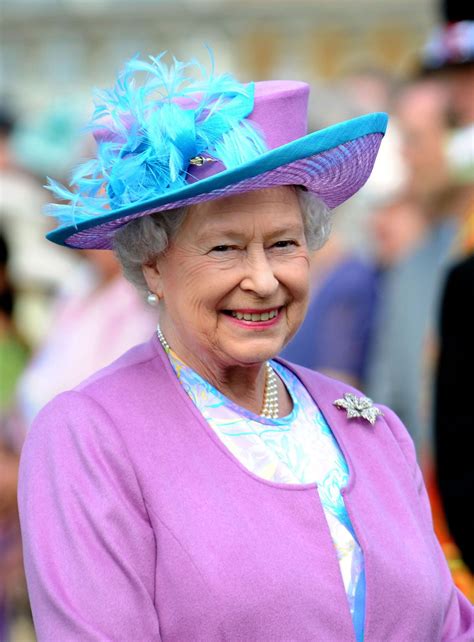 51 Of Queen Elizabeths Best Hats Queen Hat Queen Elizabeth Queen