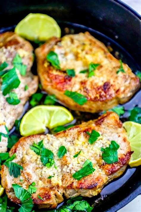 A guide on how to prep, season and it is not a secret that i use pork in my recipes quite often, i cook with it at least once a week. The Best Baked Garlic Pork Chops Recipe - Oven Baked Pork Chops | Pork chop recipes, Veal ...