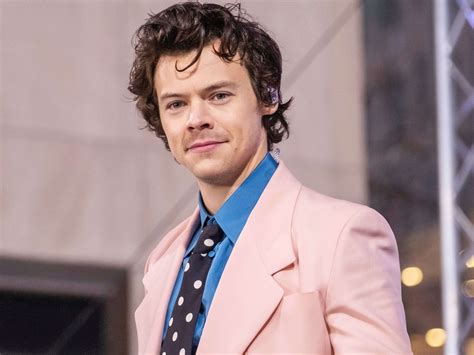 Harry Styles opens up about his fluid sense of style and why he doesn't like 'limiting' himself ...
