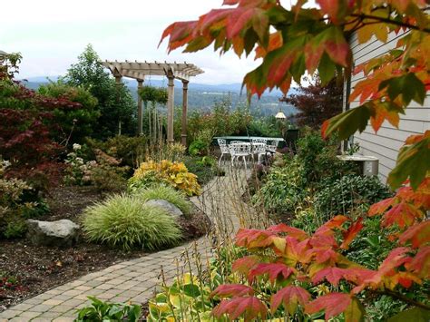 Portland Backyard Garden Design And Construction Drakes 7 Dees