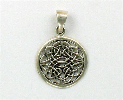 925 Sterling Silver Celtic Symbol Of Chaos Pendant 19