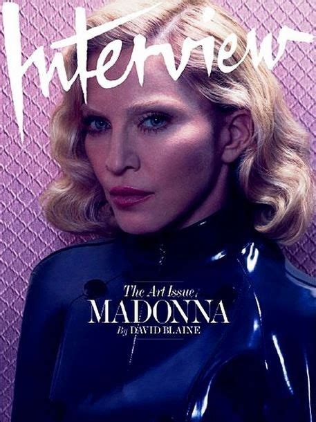 Aos Anos Madonna Mostra Boa Forma Com Roupa Sexy Em Revista