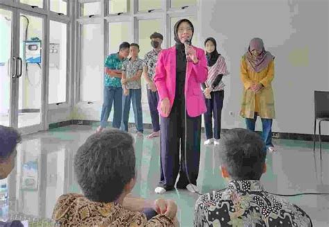 Siswa Siswi Smp Muhammadiyah Pk Surakarta Belajar Publik Speaking Ini