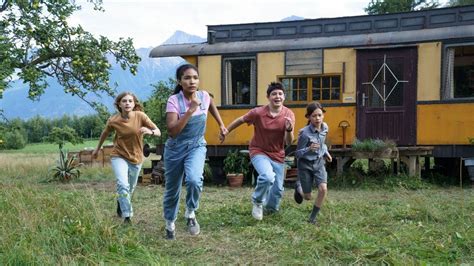 Das Fliegende Klassenzimmer Kritik Film 2023 Moviebreakde