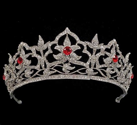 Queen Victorias Oriental Circlet Tiara Is One Of The Most Important