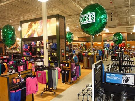 Dicks Sporting Goods 10 Photos And 16 Reviews Sports Wear 32385 Gratiot Ave Roseville Mi