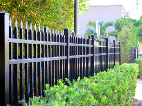 The Many Styles And Colors Of Aluminum Fences Air Hybrid Blog