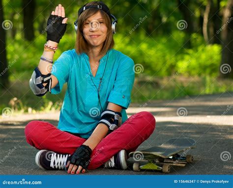 Teenage Girl With Skateboard Royalty Free Stock Photography Image