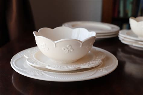 Princess House Gorgeous Dinnerware For The Holidays Emily Reviews