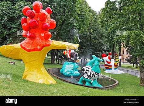 Skulpturen Von Niki De Saint Phalle Im Park Vor Modernen Museet