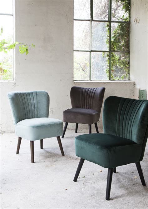 It consists mostly of organic compounds obtained by the fractional distillation of petroleum, enhanced with a variety of additives. Fåtölj Copenhagen Lounge - Petrol - Hemshopen.se