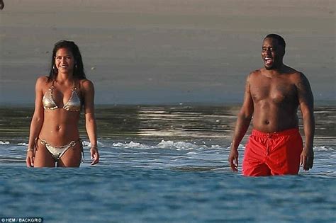 Sean Diddy Combs At Mexico Beach With Bikini Clad Cassie Daily Mail