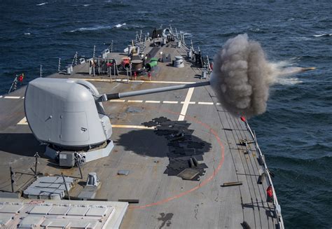 Uss Ross Fires Its 5 Inch Gun During A Live Fire Exercise Flickr