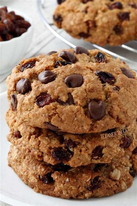 The best oatmeal raisin cookies! Gluten-free Oatmeal Cookies (vegan option) - Texanerin Baking