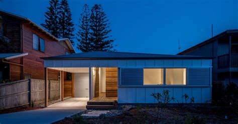 Australian Beach House Boasts A Modest Durable Beauty