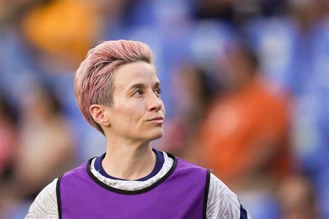 ‘she was getting death threats american soccer star megan rapinoe s mom says she was worried