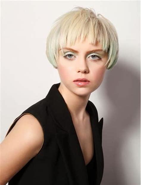 The length of the hair of your side head only covers your earlobe and then it is accentuated with front bangs. 26 Long-Short Bob Haircuts for Fine Hair 2017-2018 - Page ...