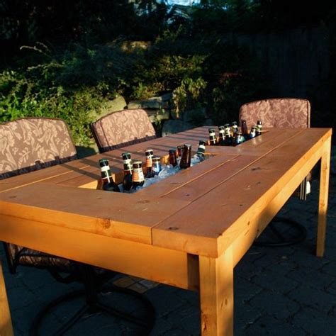So ist sie zum einen ein wie der heimwerker recht einfach eine bar selber bauen kann, beschreibt die folgende bauanleitung. Gartentisch selber bauen - Anleitung | Gartentisch selber bauen, Gartentisch, Selber bauen garten