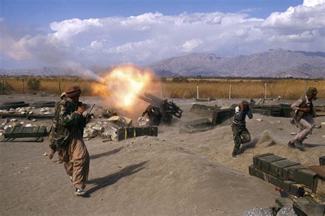Stabilität und demokratie im norden afghanistans schaffen. Eine widerwillige Invasion: Der sowjetische Krieg in ...