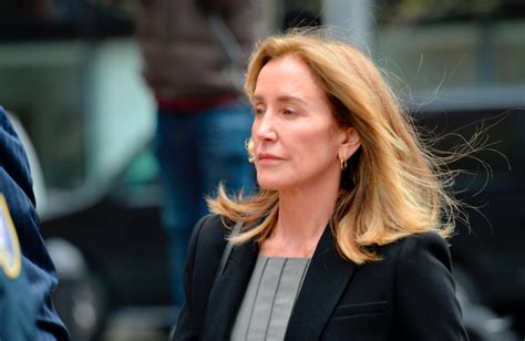 prosecutors recommend jail time for felicity huffman in college bribery case complex