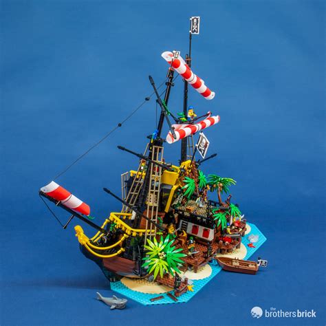Some Good News The Coolest Lego Pirate Ship Set In Human History Has