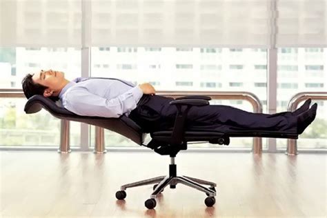 No one type of office chair is necessarily the best, but there are some things that are very important to look for in a good ergonomic office chair. The Benefits of a Good Office Chair - Burketts Office Products